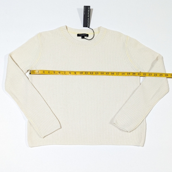 Banana Republic cashmere sweater - Picture 3 of 12